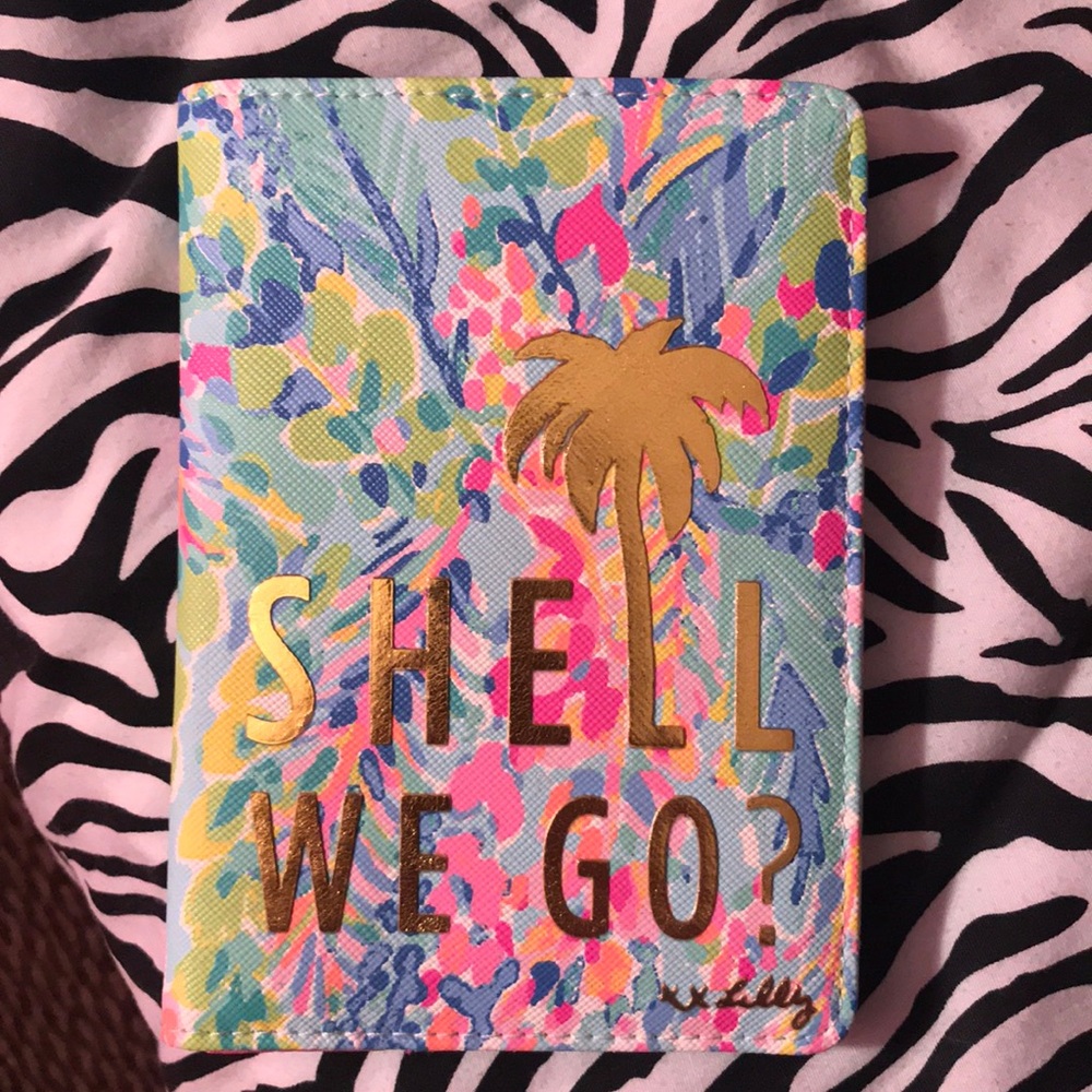 Lilly Pulitzer passport case